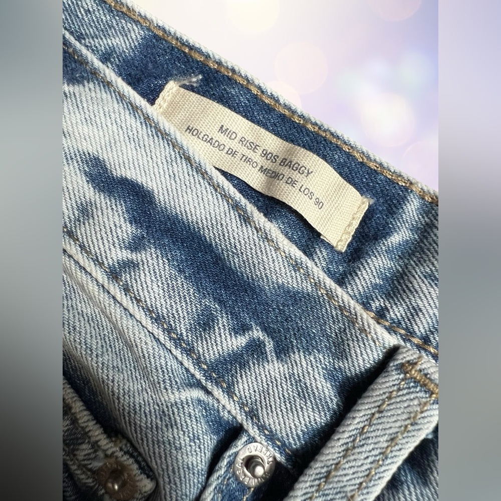 Universal Threads Classic Blue Women's Jeans - Picture 6 of 13